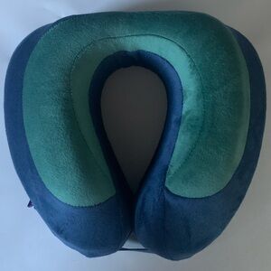 Cabeau travel neck pillow